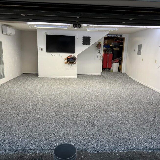 Man-cave flake floor